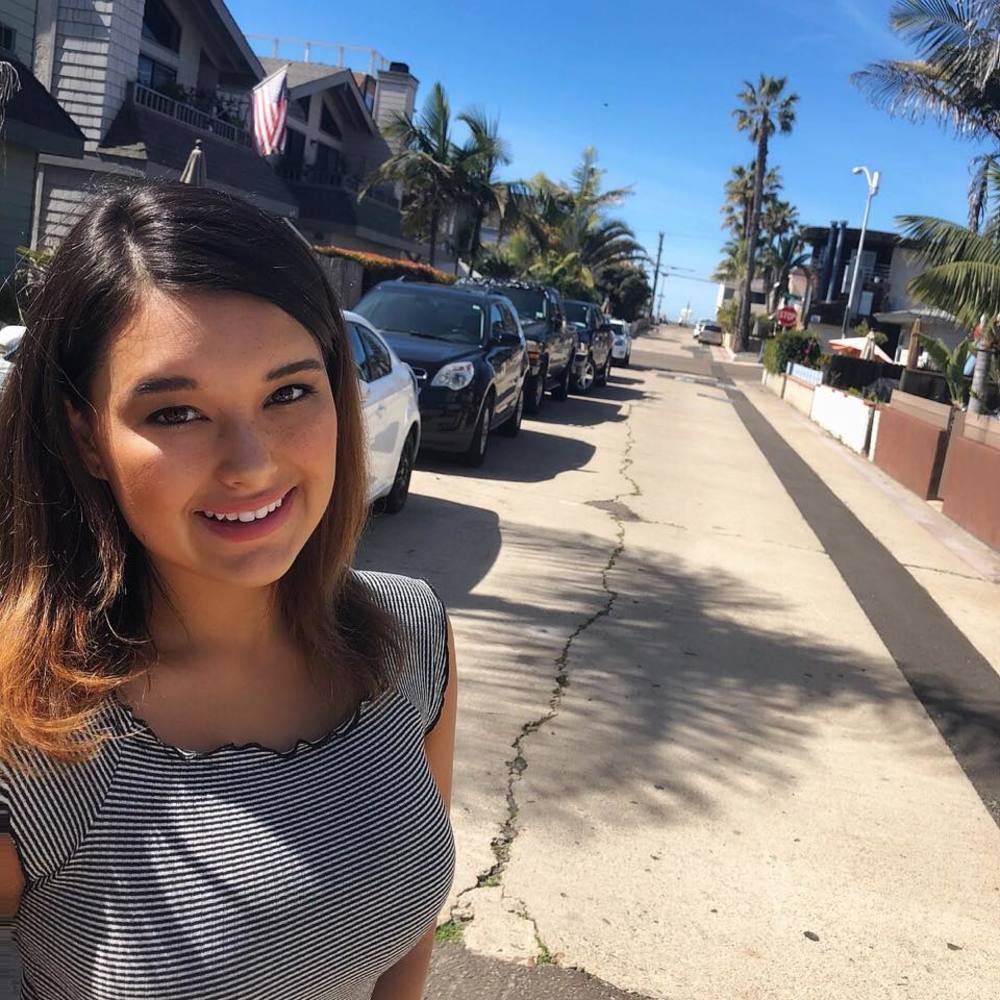 Meet your Posher, Alexis